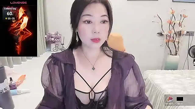 Crystal Wings online show from 09-14-25, 01:16