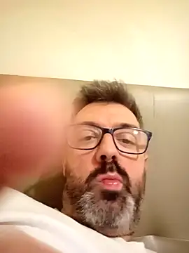 Snapshot of pana1978loco chatting on 11-12-25, 11:32 pana1978loco online show from 11-12-25, 11:32