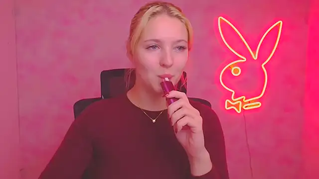 Milka kiss  online show from 10-18-25, 11:44