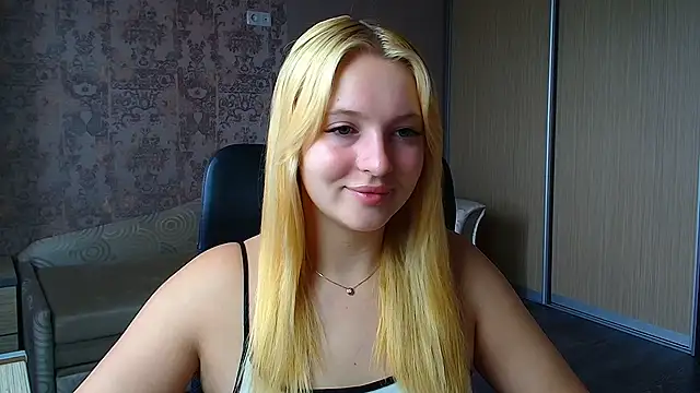 Snapshot of Milka_kiss_ chatting on 06-15-26, 08:49 Milka kiss online show from 06-15-26, 08:49