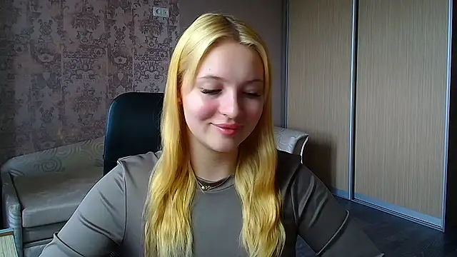 Snapshot of Milka_kiss_ chatting on 06-19-26, 09:57 Milka kiss online show from 06-19-26, 09:57