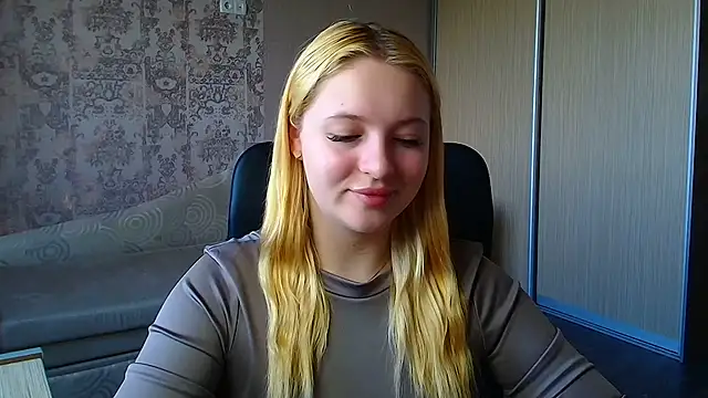 Snapshot of Milka_kiss_ chatting on 06-27-26, 07:24 Milka kiss online show from 06-27-26, 07:24
