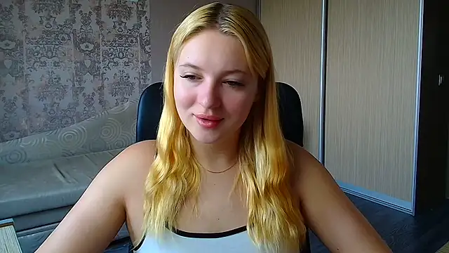 Snapshot of Milka_kiss_ chatting on 06-29-26, 10:10 Milka kiss online show from 06-29-26, 10:10