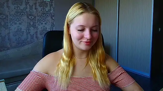 Snapshot of Milka_kiss_ chatting on 06-30-26, 08:26 Milka kiss online show from 06-30-26, 08:26