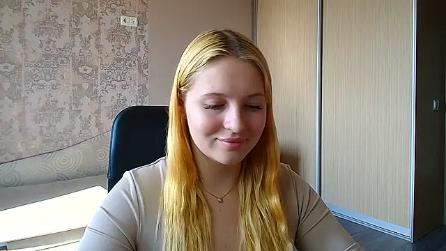 Snapshot of Milka_kiss_ chatting on 07-10-26, 01:36 Milka kiss online show from 07-10-26, 01:36