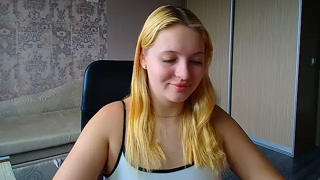 Snapshot of Milka_kiss_ chatting on 07-11-26, 10:51 Milka kiss online show from 07-11-26, 10:51