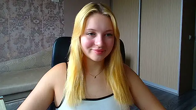 Snapshot of Milka_kiss_ chatting on 07-13-26, 07:55 Milka kiss online show from 07-13-26, 07:55