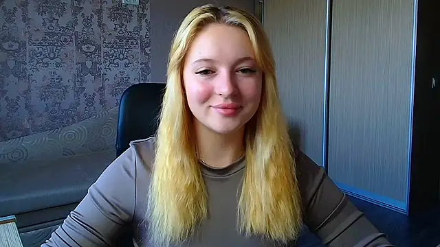 Snapshot of Milka_kiss_ chatting on 07-14-26, 06:40 Milka kiss online show from 07-14-26, 06:40