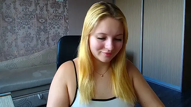 Snapshot of Milka_kiss_ chatting on 07-15-26, 10:20 Milka kiss online show from 07-15-26, 10:20