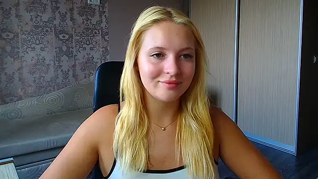 Snapshot of Milka_kiss_ chatting on 08-04-26, 09:56 Milka kiss online show from 08-04-26, 09:56