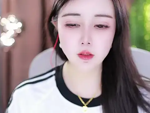 Qiaoqiao  online show from 02-12-25, 01:37