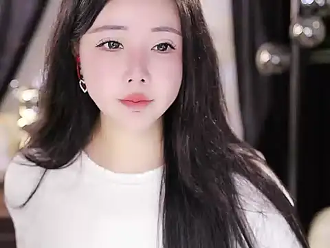 Qiaoqiao  online show from 10-02-25, 06:09