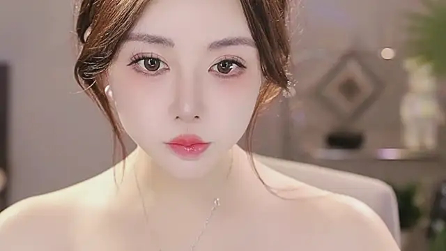 Qiaoqiao  online show from 01-13-26, 06:24