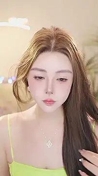 Qiaoqiao  online show from 06-16-26, 04:09