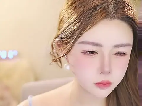 Qiaoqiao  online show from 07-10-26, 04:09