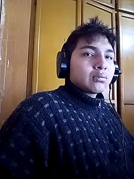 Snapshot of LoganFinds chatting on 09-26-25, 12:53 LoganFinds online show from 09-26-25, 12:53