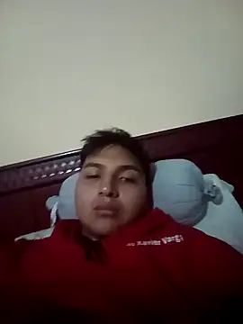 Snapshot of LoganFinds chatting on 10-16-25, 11:28 LoganFinds online show from 10-16-25, 11:28