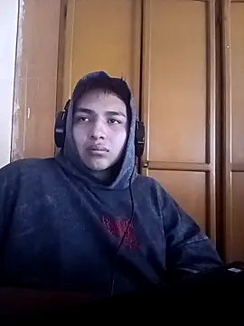 Snapshot of LoganFinds chatting on 10-27-25, 02:54 LoganFinds online show from 10-27-25, 02:54