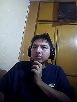 Snapshot of LoganFinds chatting on 11-02-25, 03:20 LoganFinds online show from 11-02-25, 03:20