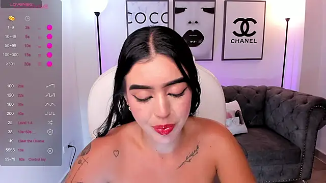 Snapshot of zoee_jackson chatting on 01-15-25, 07:01 zoee jackson online show from 01-15-25, 07:01