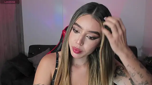 zoee jackson online show from 11-23-25, 04:45