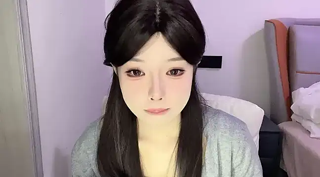 Snapshot of Q-ing chatting on 03-18-25, 05:42 Q-ing online show from 03-18-25, 05:42