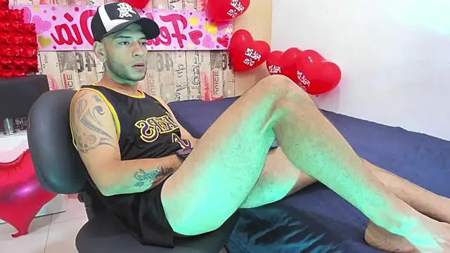 Snapshot of Andrey_u92 chatting on 02-14-25, 06:45 Andrey u92 online show from 02-14-25, 06:45