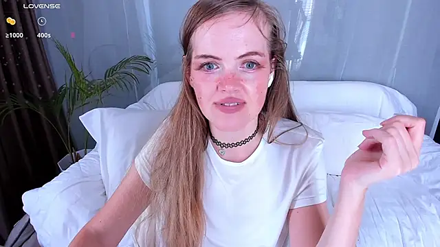 Snapshot of CutieEllie chatting on 03-09-26, 05:22 CutieEllie online show from 03-09-26, 05:22