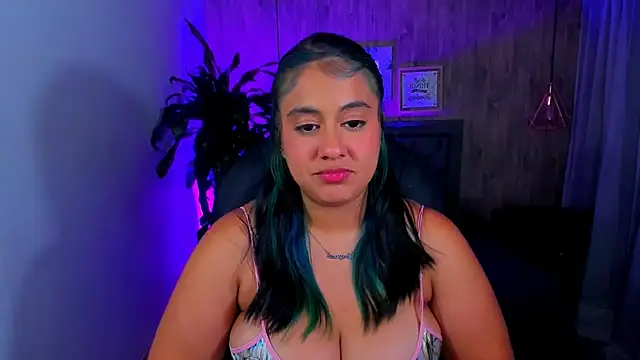 Snapshot of Xisu_ chatting on 01-18-25, 06:56 Xisu online show from 01-18-25, 06:56