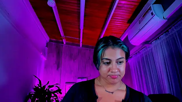 Snapshot of Xisu_ chatting on 02-02-25, 03:43 Xisu online show from 02-02-25, 03:43