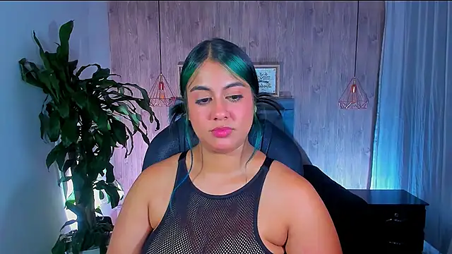 Snapshot of Xisu_ chatting on 02-08-25, 06:43 Xisu online show from 02-08-25, 06:43