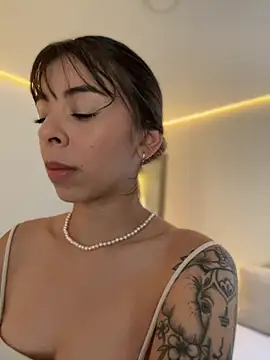 AmmyCollinsW online show from 11-27-25, 08:55