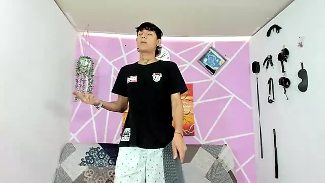 Snapshot of Fresahot2005 chatting on 02-04-25, 07:11 Fresahot2005 online show from 02-04-25, 07:11