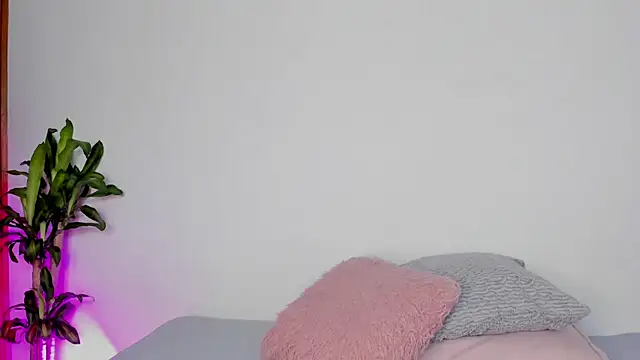 Snapshot of _NATAHSA_ chatting on 01-13-25, 04:08 NATAHSA online show from 01-13-25, 04:08