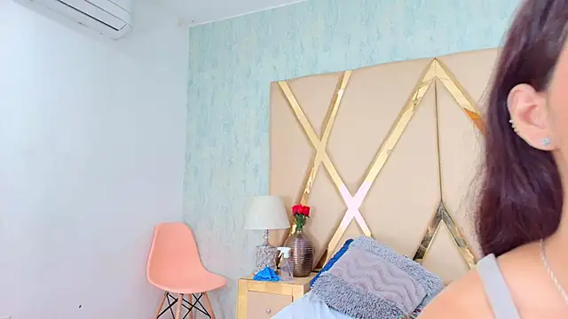 NicoleEsposito online show from 02-05-25, 02:08