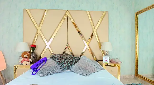 NicoleEsposito online show from 02-12-25, 01:41