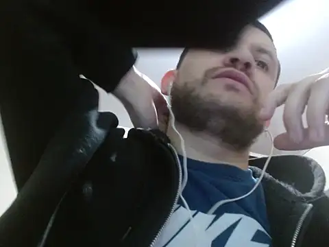 camiloking1720 online show from 12-14-25, 06:41