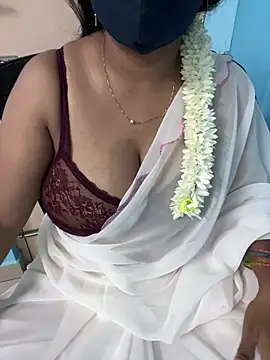 Snapshot of sajeetha chatting on 04-29-26, 06:28 sajeetha online show from 04-29-26, 06:28