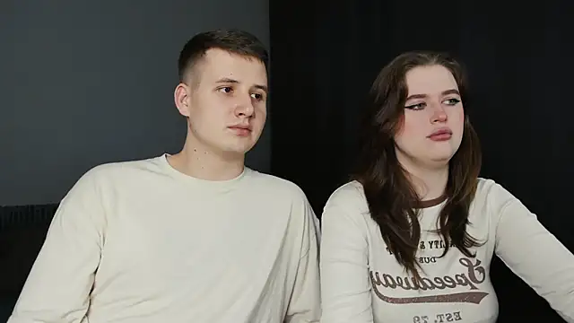 Snapshot of Pinku_kitsune chatting on 03-20-25, 09:02 Pinku kitsune online show from 03-20-25, 09:02