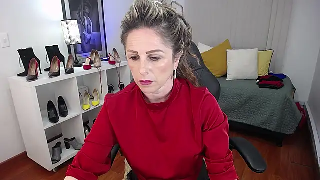 Snapshot of Victoria_collins_1 chatting on 01-08-25, 12:37 Victoria collins 1 online show from 01-08-25, 12:37