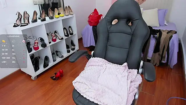 Snapshot of Victoria_collins_1 chatting on 01-29-25, 05:56 Victoria collins 1 online show from 01-29-25, 05:56