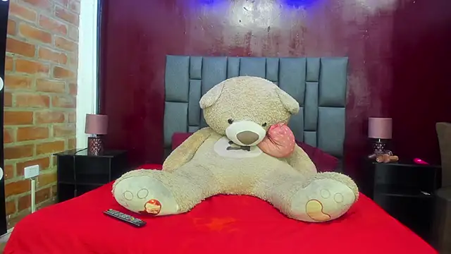 Snapshot of Dulcex69 chatting on 02-20-25, 11:31 Dulcex69 online show from 02-20-25, 11:31