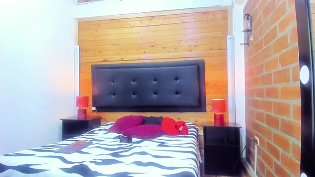 Snapshot of Dulcex69 chatting on 03-01-25, 01:40 Dulcex69 online show from 03-01-25, 01:40