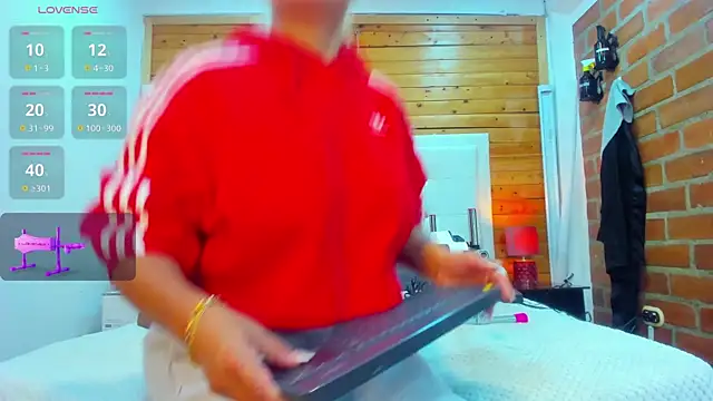 Snapshot of Dulcex69 chatting on 10-09-25, 03:54 Dulcex69 online show from 10-09-25, 03:54