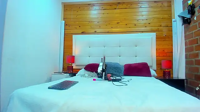 Snapshot of Dulcex69 chatting on 11-01-25, 11:01 Dulcex69 online show from 11-01-25, 11:01