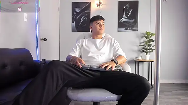 Cristopher strong online show from 03-09-26, 12:09