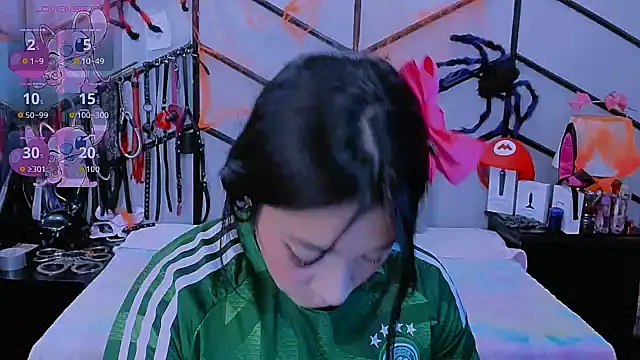 AlanaLuck online show from 10-25-25, 07:30