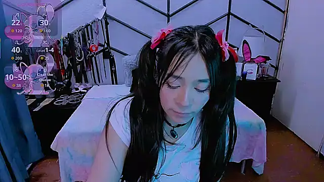 AlanaLuck online show from 11-10-25, 07:24