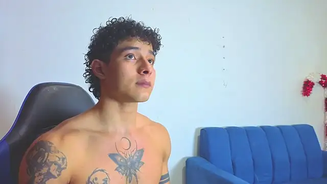 Snapshot of Demitryo chatting on 02-06-26, 06:40 Demitryo online show from 02-06-26, 06:40