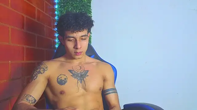 Snapshot of Demitryo chatting on 02-19-26, 06:42 Demitryo online show from 02-19-26, 06:42